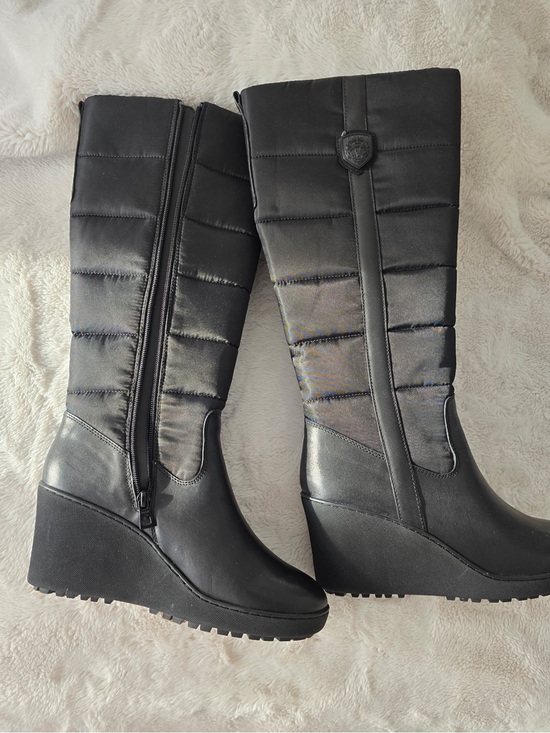 RUDSAK Shoes - NWT RUDSAK Black Quilted Wedge Knee-High Boots Size 41